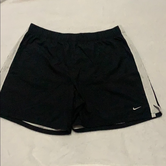 Nike short size L - Picture 1 of 6